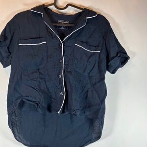 Abercrombie & Fitch - Women's Cropped Button Up Short Sleeve Top (Navy Blue)